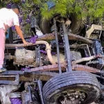 Antalya’da yumurta yüklü kamyon devrildi: 1 ölü