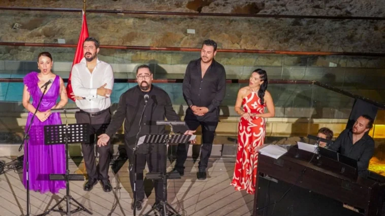 Antalya'da 'Zaferin Adı Türkiye' konseri