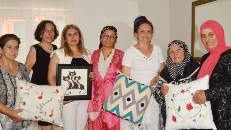 Antalyalı kadınlar el sanatları ve el nakışı sergisi açtı