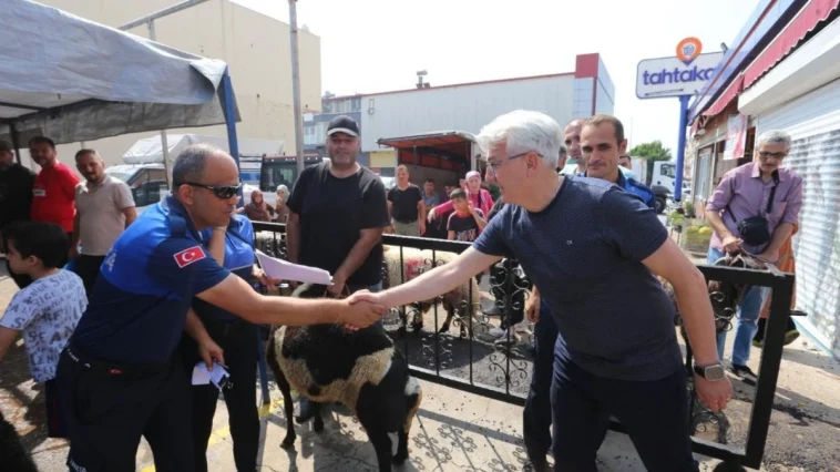 Başkan Vekili Alptekin, Kepez’in kurban kesim alanlarını denetledi