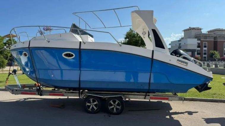 Bisiklet veya otomobil değil, bu kez karadan tekne çaldılar