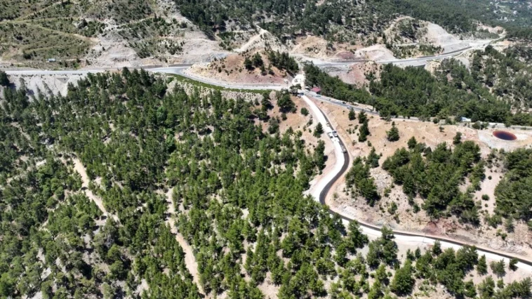 Büyükşehir’in kırsalda yol atağı sürüyor