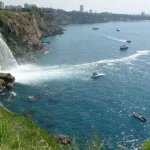 Düden Şelalesi’nde denize düşen kişi için arama sürüyor