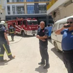 Evini yakmaya çalıştı, itfaiye alevleri büyümeden söndürdü