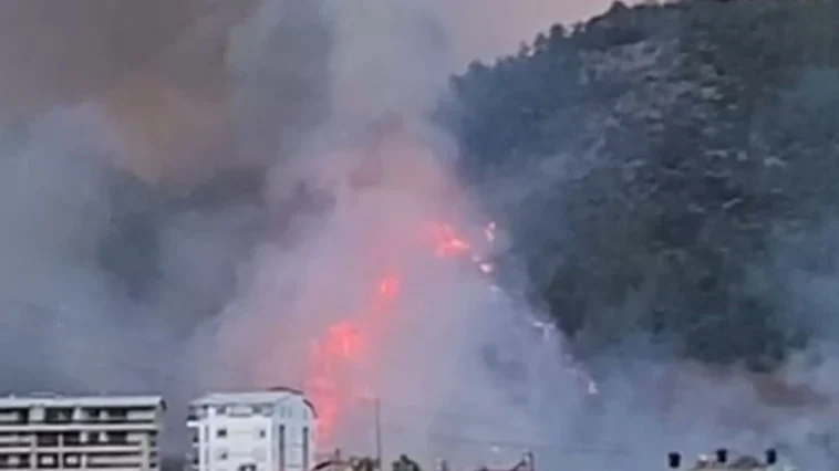 Gazipaşa'daki yangında kule personeli alevlerin ortasında kaldı