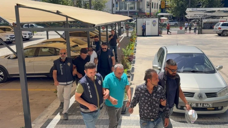 Gazipaşa’da çeşitli suçlardan gözaltına alınan 4 kişiden 3’ü tutuklandı