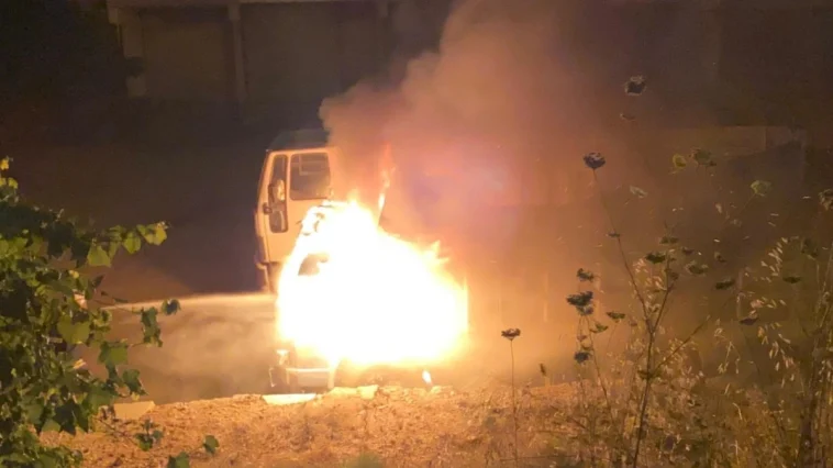 Gazipaşa'da park halindeki kamyon alev alev yandı