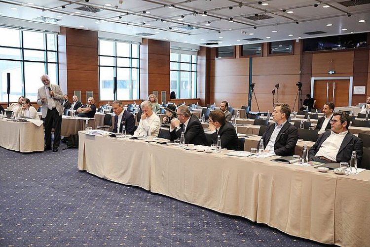 image_750x_683feab12edf2-1