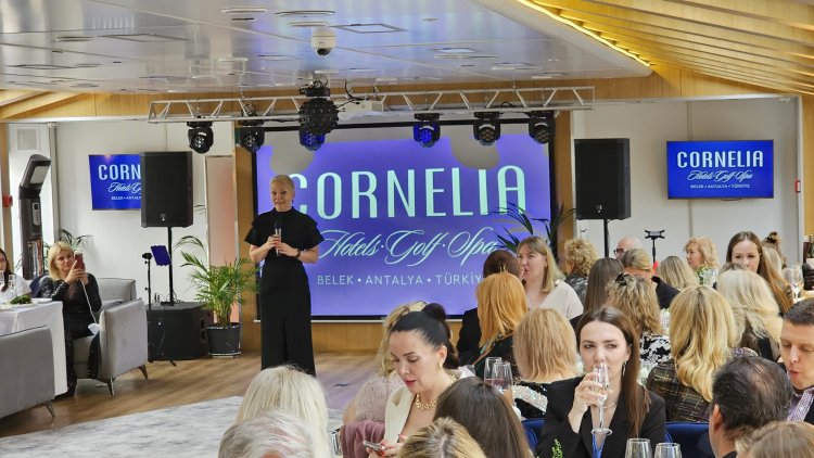 CORNELİA DİAMOND, MOSKOVA'DAN SONRA ST. PETERSBURG'DA