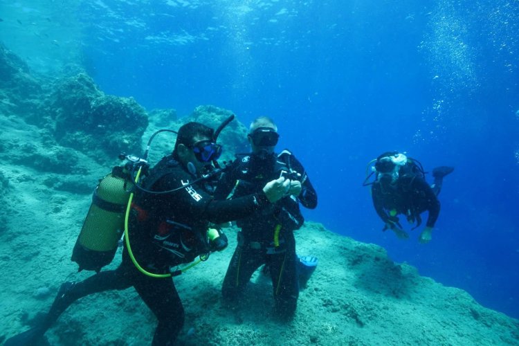 AKDENİZ'İN DERİNLİKLERİNDE 2 BİN YILLIK KEŞİF!