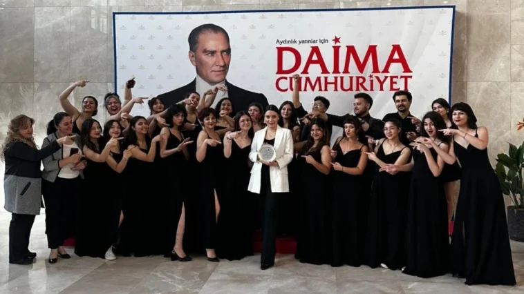 İsmail Baha Sürelsan Konservatuvarı Gençlik Korosu’na başarı ödülü