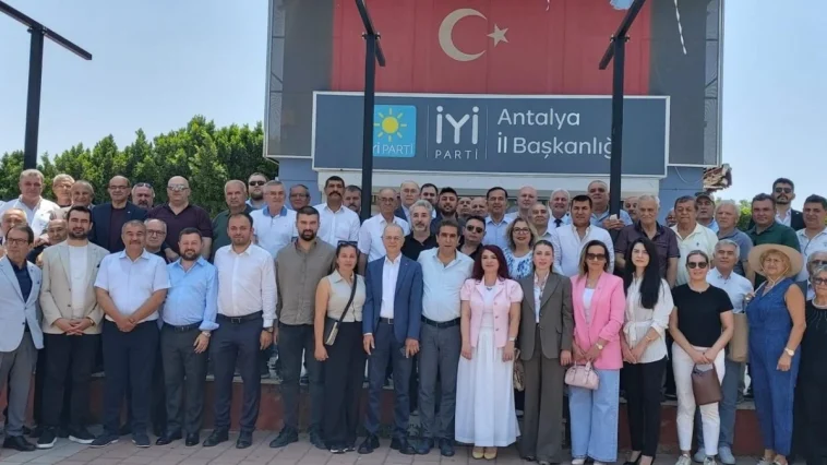 İYİ Parti Antalya bayramlaştı