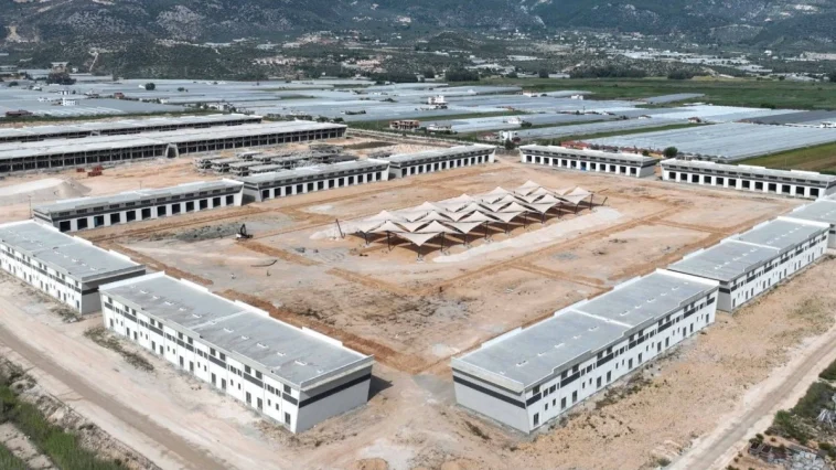 Kınık Toptancı Hal Kompleksinde sona doğru