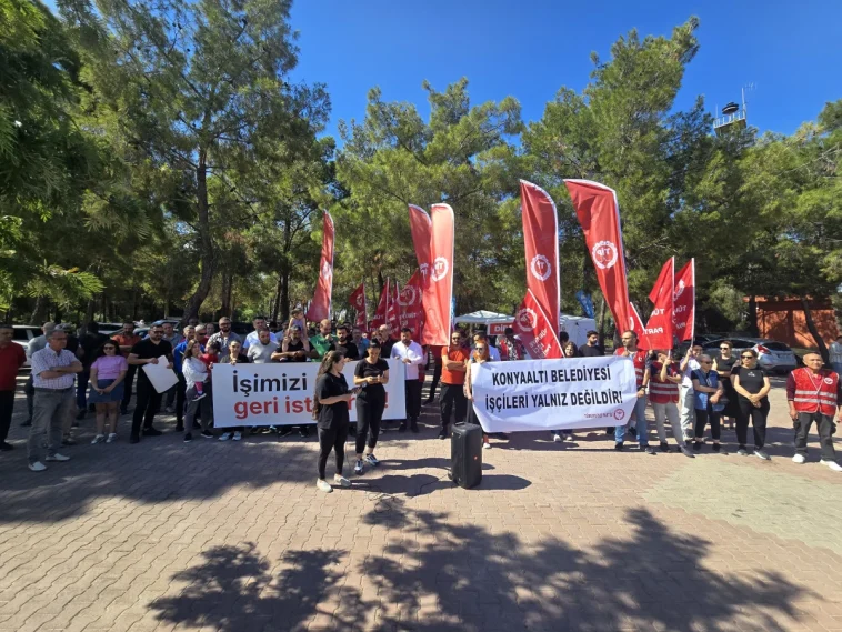 Konyaaltı'ndan İzmir'e selam çaktılar