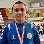 Korkutelili minik güreşçi Sivas'ta şampiyon oldu