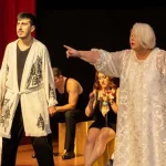 Manavgat kent tiyatrosu perdeyi açtı