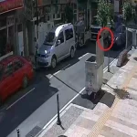 Manavgat’ta 3 yaşındaki çocuk aniden yola fırladı, araçla çarpıştı