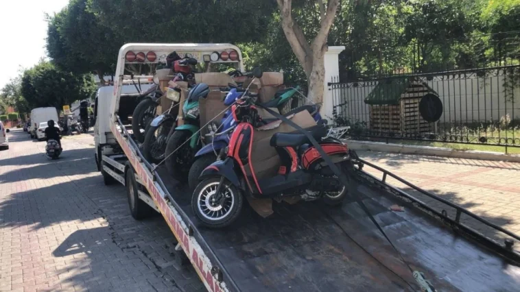 Manavgat'ta motosiklet sürücülerine ceza yağdı