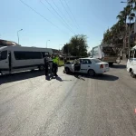 Manavgat'ta otomobil tur aracına çarptı: 5 yaralı