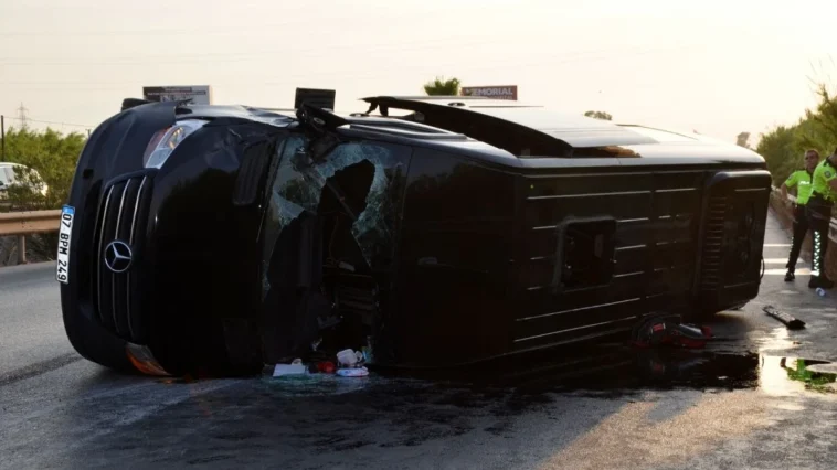 Minibüsün çarptığı çekicinin sürücüsü öldü