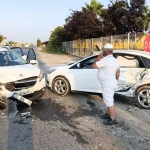 Otomobillerin hurdaya döndüğü kazada 5 kişi yaralandı