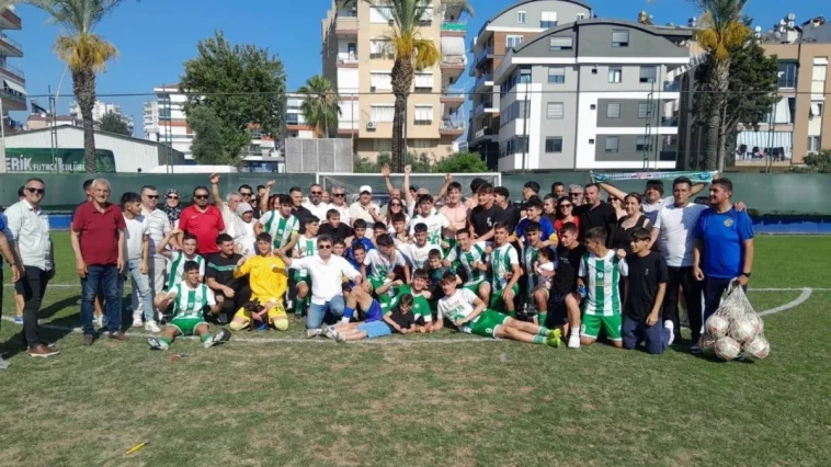 Serik Belediyespor U17 takımı Antalya şampiyonu