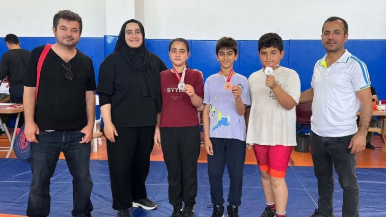 Serikli güreşçiler 7 madalya kazandı