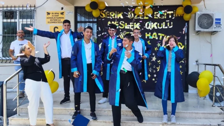 Serik'te özel öğrenciler mezun oldu