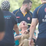 Yanan evini gören kadın baygınlık geçirdi