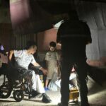 Kendisini savunmak isterken tartıştığı kişiyi tabancayla yaraladı