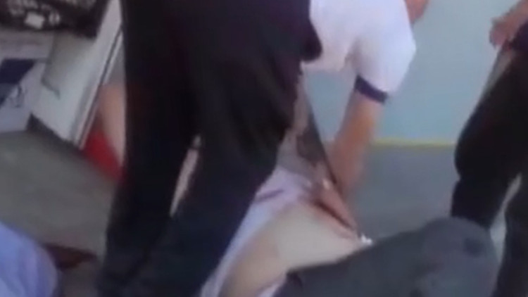 Dolmuşçu meslektaşına pusu kurup bıçakla saldırdı