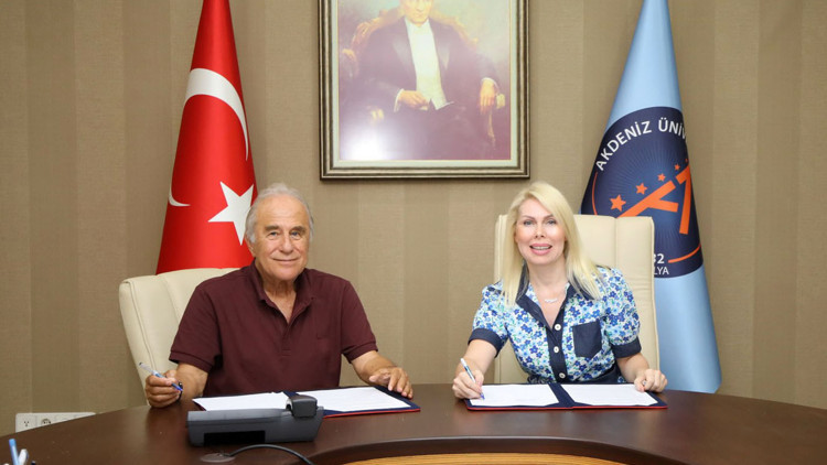 Nöroloji poliklinik inşaatına hayırsever desteği