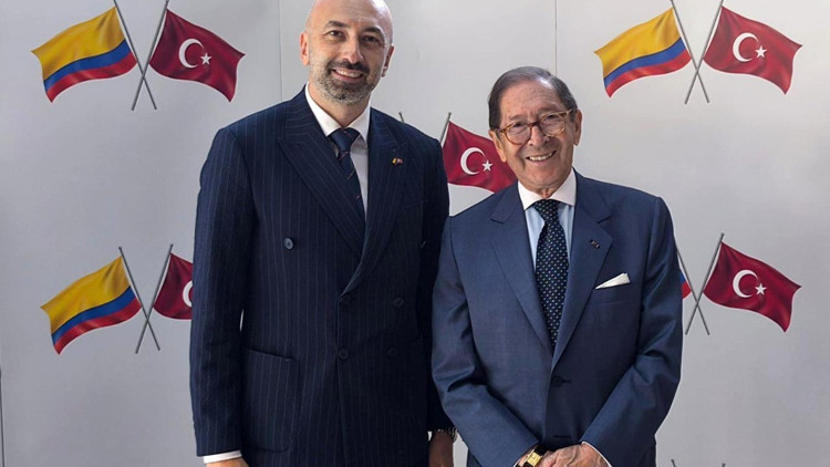 Kolombiya’nın bağımsızlık günü Antalya’da kutlandı