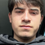 Hafif ticari araçla çarpışan motosikletli öldü