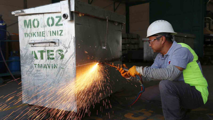 Kepez Belediyesi’nden ekonomik ve sürdürülebilir konteyner üretimi