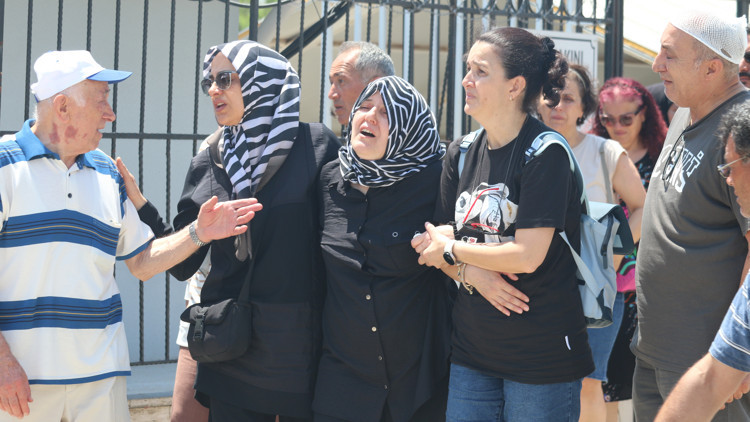 Savrulan otomobilin çarptığı Arda öldü / Ek fotoğraflar