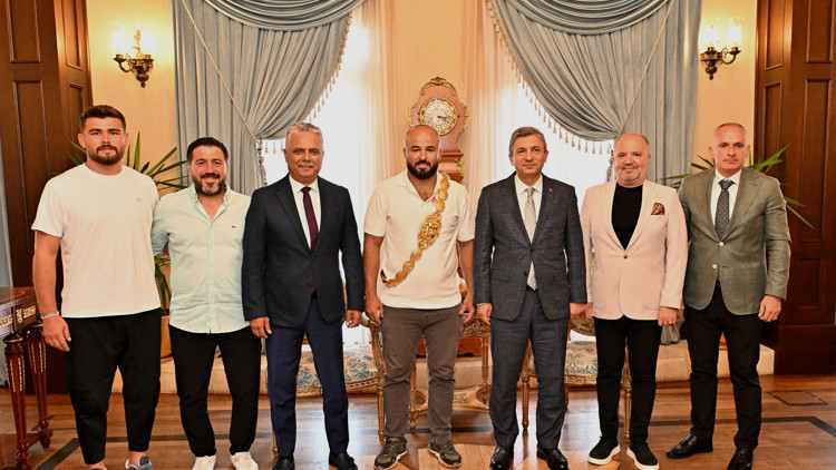 Orhan Okuludan Vali Şahine ziyaret