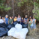 Otizmli çocuklardan yangına karşı orman temizliği