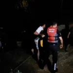 Adacıkta mahsur kalan 2 kişi itfaiye botuyla kurtarıldı