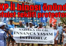 AKP İl binası önünde sefalet teklifi protestosu