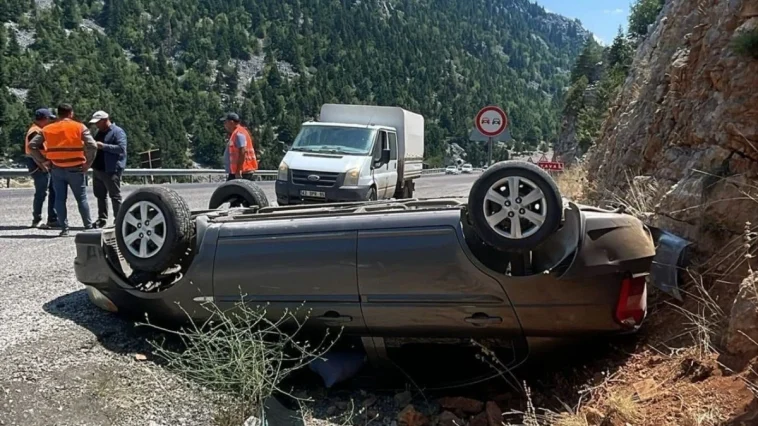 Akseki'de otomobil yoldan çıkıp takla attı: 2 yaralı