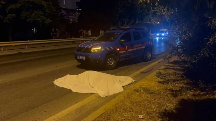 Alanya'da yaya geçidinde feci kaza