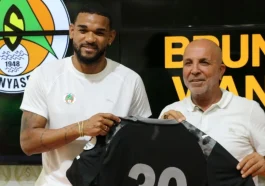 Alanyaspor 4 yeni transfer için imza töreni düzenledi