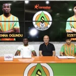Alanyaspor'da çifte imza