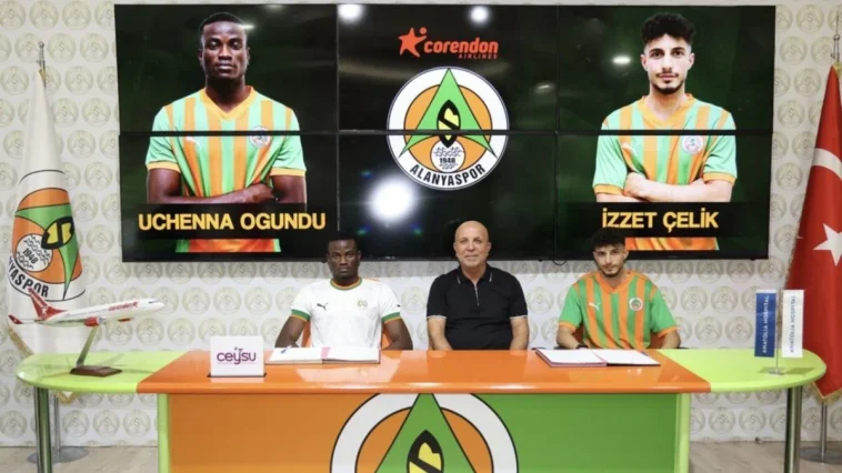 Alanyaspor'da çifte imza