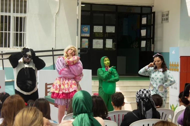 Antalya Kepez'de masal gibi tiyatro