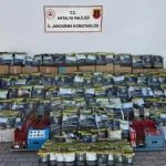 Antalya'da 3 ton kaçak tütün ele geçirildi