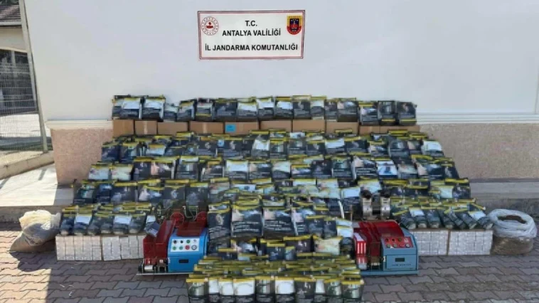 Antalya'da 3 ton kaçak tütün ele geçirildi