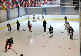Antalya'da Buz Hokeyi Gelişim Kampı düzenlendi