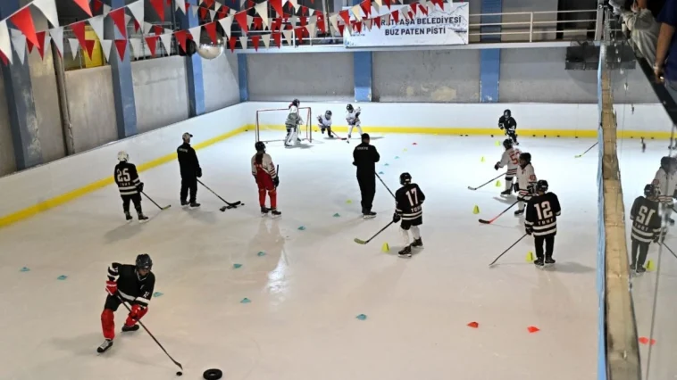 Antalya'da Buz Hokeyi Gelişim Kampı düzenlendi